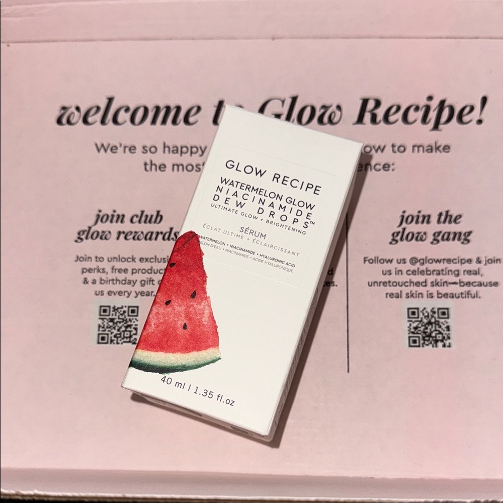 New Glow Recipe Watermelon Glow Niacinamide Serum in White and Pink